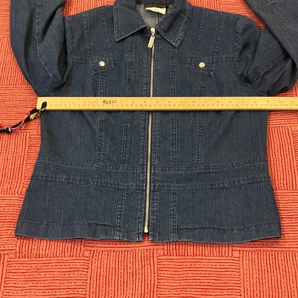 Denim Jacket for Women size 6 petite - contemporary fitted design - Picture 5 of 13